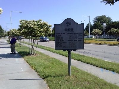 View of marker looking north image. Click for full size.