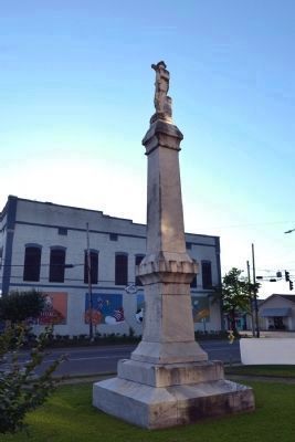 Clarke County Confederate Soldiers Monument. Click for full size. Clarke County Confederate Soldiers Monument image. Click for full size.
