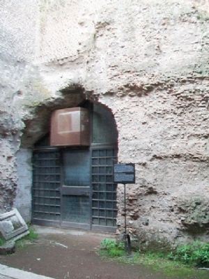 Old location - Neronian Cryptoporticus / Criptoportico Neroniano Entrance and Marker image. Click for full size.