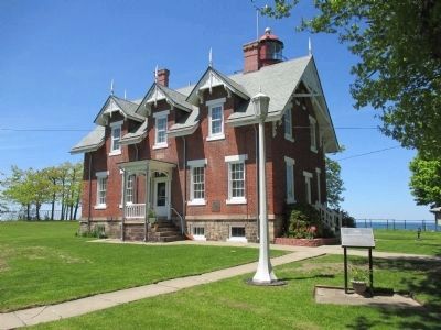 Dunkirk Lighthouse image. Click for full size.