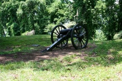 Fort Dickerson Cannon image. Click for full size.