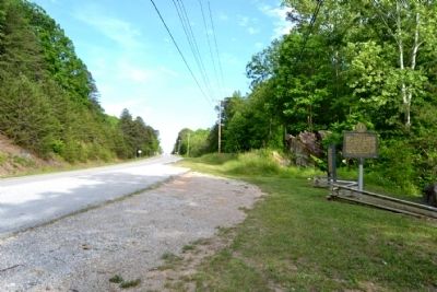 View to South Along N. Laurel Road (US 25) image. Click for full size.