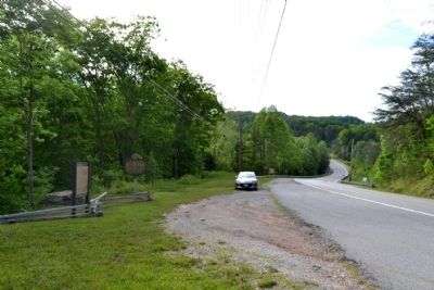 View to North Along N. Laurel Road (US 25). Click for full size. View to North Along N. Laurel Road (US 25) image. Click for full size.