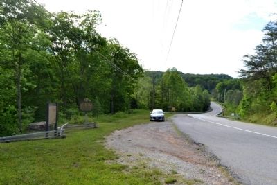 View to North Along N. Laurel Road (US 25). Click for full size. View to North Along N. Laurel Road (US 25) image. Click for full size.