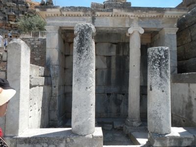 Hellenistic Fountain House image. Click for full size.