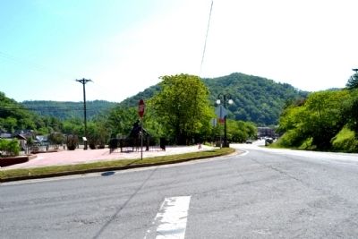 View to East Towards Downtown Hyden image. Click for full size.