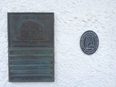 The Leigh Place Marker and Landmark plaque. image. Click for full size.