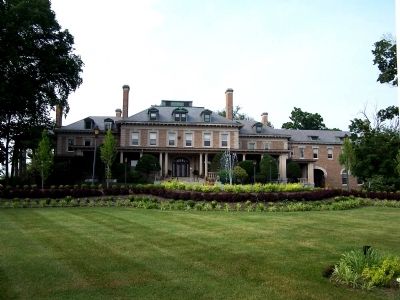 Montebello Mansion (from lawn) image. Click for full size.
