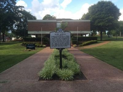 Wide view of The Webb School Marker image. Click for full size.