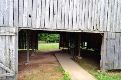 Tobacco Barn image. Click for full size.