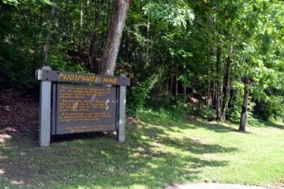 Trail Head to Phosphate Mine image. Click for full size.