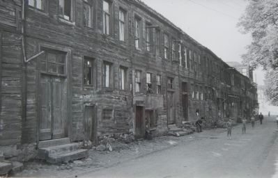 The original building before demolition. image. Click for full size.