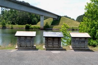Markers at Tennessee - Tombigbee Waterway Turnoff image. Click for full size.