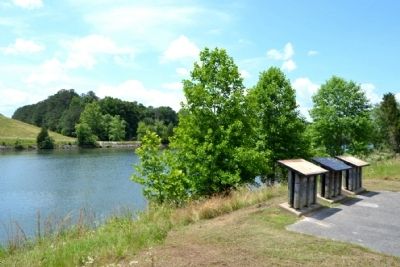 Markers Overlooking the Tennessee - Tombigbee Waterway image. Click for full size.