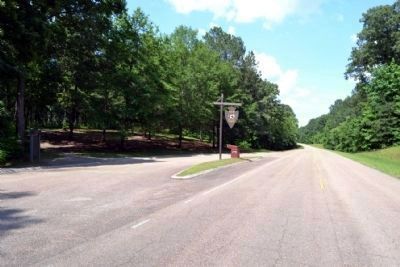 View to Northeast Along<br>the Natchez Trace Parkway image. Click for full size.