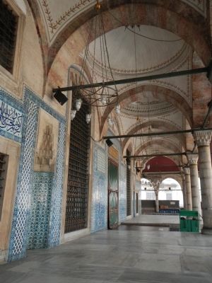 Rustem Pasha Mosque image. Click for full size.