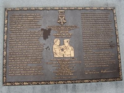 Plaque on the Left Monument image. Click for full size.