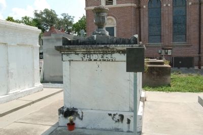 Caroline Deslonde Beauregard Grave site image. Click for full size.