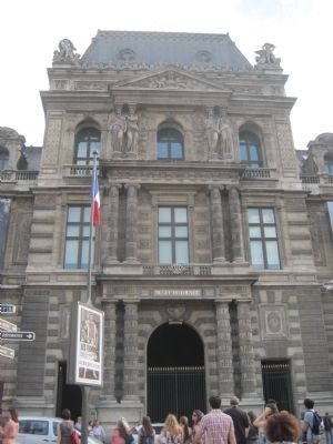 Le pavillon de la Bibliothque et l'aile nord du Louvre Marker image. Click for full size.