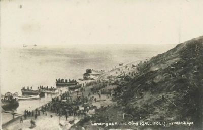 <i>Landing at Anzac Cove (GALLIPOLI.) 25th April 1915</i> image. Click for full size.