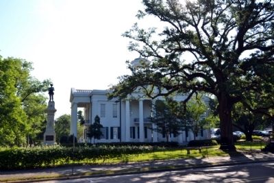 Raymond Courthouse image. Click for full size.