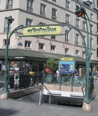 Acc�s Guimard and Marker image. Click for full size.