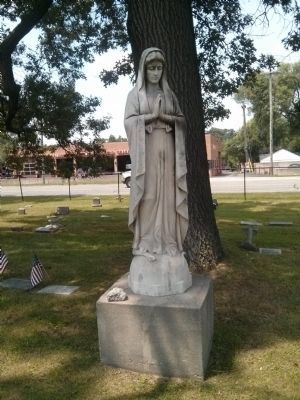 Statue of the Blessed Virgin Mary image. Click for full size.