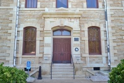 Main (West) Entrance to Shackelford County Courthouse image. Click for full size.