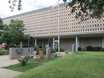 Ector County Courthouse image. Click for full size.