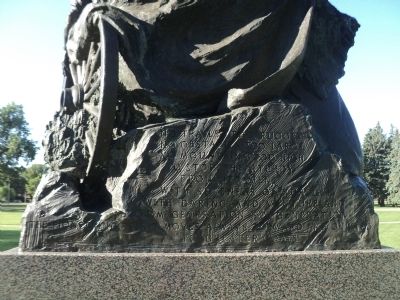 Back of Monument image. Click for full size.