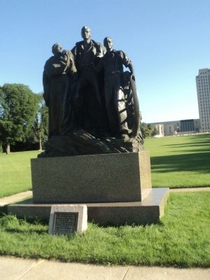 The Pioneer Family Monument image. Click for full size.