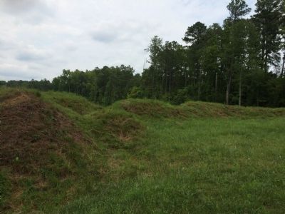 Earthworks of Federal Siege Battery 27 image. Click for full size.