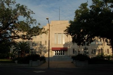 St. Landry Courthouse image. Click for full size.