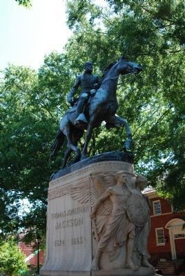 Thomas Jonathan Jackson Sculpture. Click for full size. Thomas Jonathan Jackson Sculpture image. Click for full size.