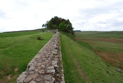 Hadrian's Wall to the West image. Click for full size.