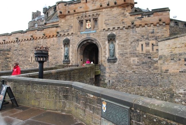 William Wallace & Robert Bruce Statues. Click for full size. William Wallace & Robert Bruce Statues image. Click for full size.