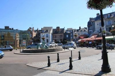 Le statuaire des Mouli�res Marker - Wide View image. Click for full size.