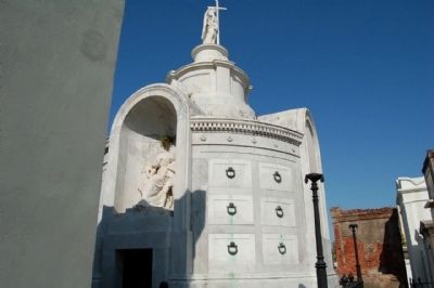 Italian Mutual Benevolent Society Tomb image. Click for full size.
