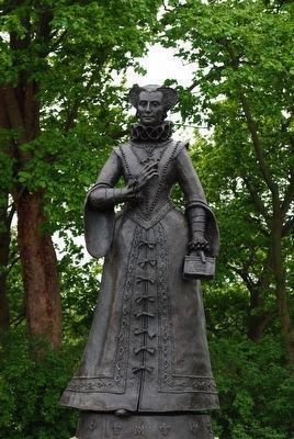 Mary Queen of Scots Statue image. Click for full size.
