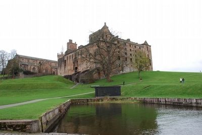 Linlithgow Palace image. Click for full size.