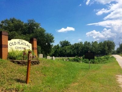 Old Plateau Cemetery image. Click for full size.