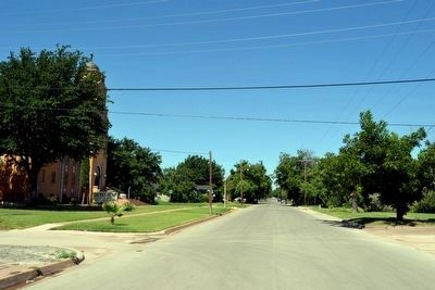 View to West Along S. 8th Street image. Click for full size.