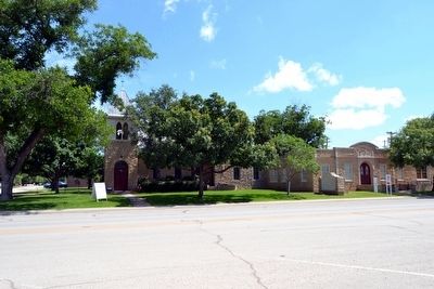 Matthews Memorial Presbyterian Church image. Click for full size.