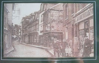 A street near "Le quartier Saint-L�onard" image. Click for full size.