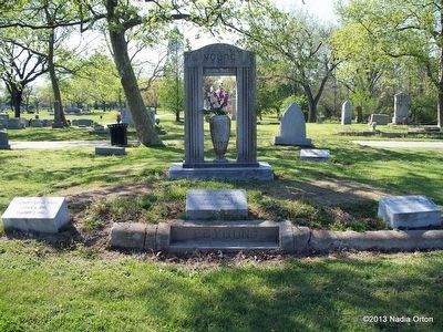 Plummer Bernard Young family plot, Calvary Cemetery, Norfolk Va. image. Click for full size.