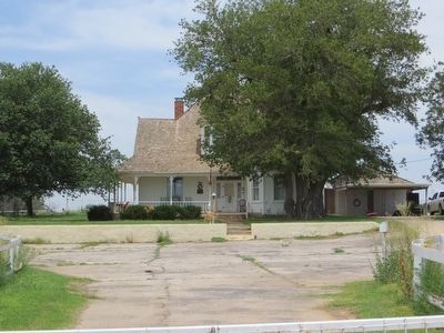 J. E. Millhollon Ranch House image. Click for full size.
