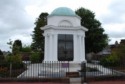 Robert Burns Mausoleum image. Click for full size.
