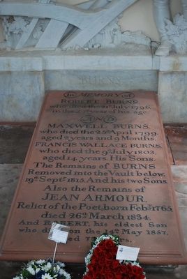Robert Burns Grave inside Mausoleum image. Click for full size.