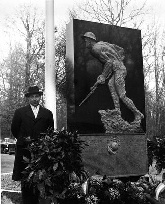 Felix de Weldon at the dedication of the Belleau Wood Marine Memorial image. Click for full size.