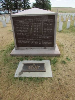 Right Side of Bear Paw Monument image. Click for full size.